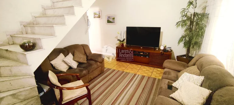 Imagem (SOBRADO + 1 CASA) COM 216M² COM 2 AMPLOS DORMITÓRIOS, ÁREA GOURMET E 3 VAGAS DE AUTO COM PORTÃO AUTOMÁTICO. LAUZANE PAULISTA, SÃO PAULO, SP