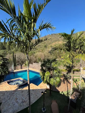 Imagem Casa à venda com 6 quartos, sendo 4 suítes, no condomínio Flamboyant, Atibaia - SP