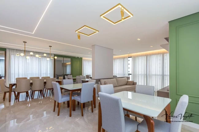 Imagem Apartamento 4 ou + dormitórios para Venda em Balneário Camboriú / SC no bairro Pioneiros