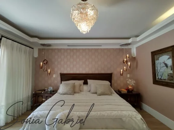 Imagem Luxuosa casa em condomínio à venda em Condomínio Terras de Vinhedo, Vinhedo-SP: 4 quartos, 4 suítes, 3 salas, 6 banheiros, 4 vagas de garagem, 560m². Imagem Luxuosa casa em condomínio à venda em Condomínio Terras de Vinhedo, Vinhedo-SP: 4 quartos, 4 suítes, 3 salas, 6 banheiros, 4 vagas de garagem, 560m².