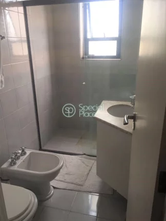 Imagem Ótimo apartamento com 273m² em Moema em rua tranquila. Amplo living para três ambientes com terra...