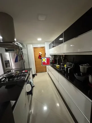 Imagem Vendo 4sts, Jardim Oceânico, 245m², altíssimo luxo, decoração primorosa, cozinha planejada, porcelanato peças grandes, segurança, proximo metrô BRT