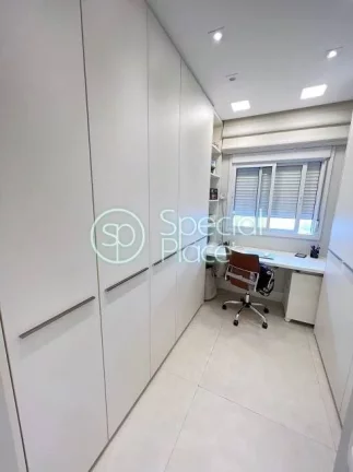 Imagem Lindo apartamento reformado em Santana. São 120m2 de área privativa. São duas suítes + escritór...