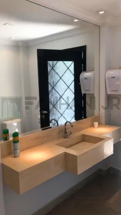 Imagem Aluguel de Casa Comercial no Jardim América, São Paulo-SP: 8 salas, 20 vagas de garagem, 500 m² de área.