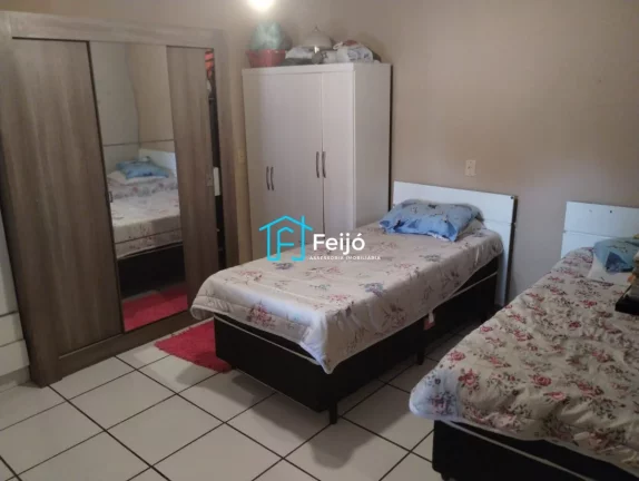 Imagem Casa 3 dormitórios com 1 suíte no Bairro Lami