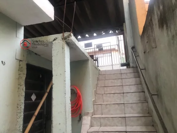 Imagem Terreno 10x48 com 7 Casas / Água e energia individualizados. Sendo 6 Casas com 4 cômodos e WC ,cada uma. E 1 Casa com 3 quartos, banheiro social , sa