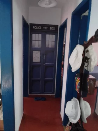 Imagem CASA LADO LINHA BAIRRO PROXIMO AO CENTRO
