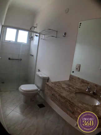 Imagem Linda e espaçosa casa assobradada.