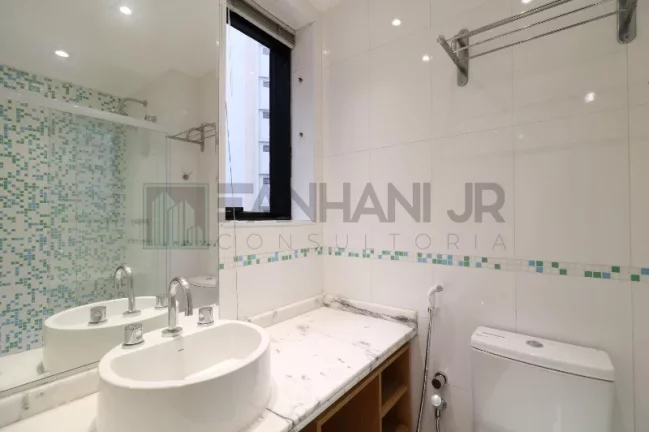 Imagem Apartamento de luxo para locação no Itaim Bibi, São Paulo-SP: 3 quartos, 3 suítes, 3 salas, 4 banheiros, 3 vagas e 172m².