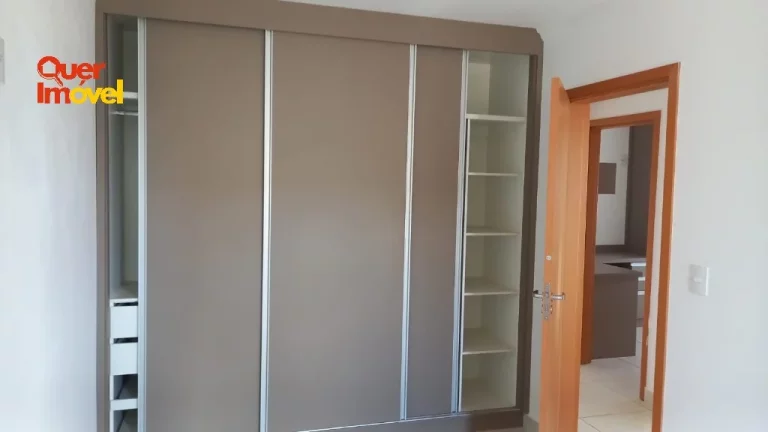 Imagem Apartamento à venda no Campos Elíseos, Edifício Sevilha: 3 quartos, 1 suíte, sala, 2 banheiros, 2 vagas - 93m². Quer Imóvel Negócios Imobiliários.