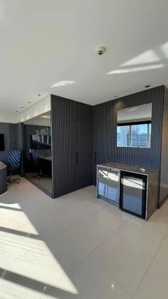 Imagem Sala comercial frente mar e mobiliada com 38,50m² e 1 vaga em Meia Praia -Itapema/SC