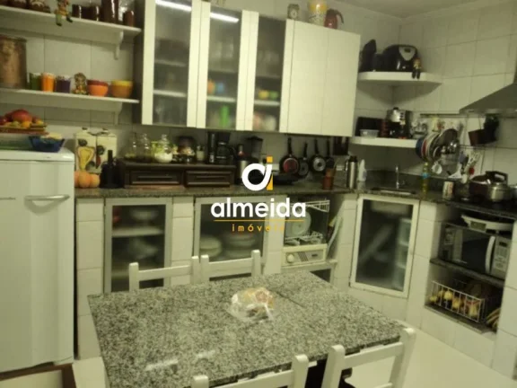 Imagem Casa 3 dormitórios à venda Centro Santa Maria/RS
