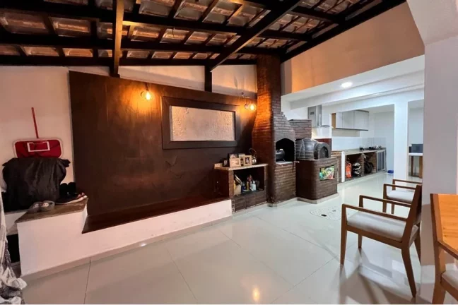 Imagem Casa Aluguel 3 Quartos 2 Suítes Anil