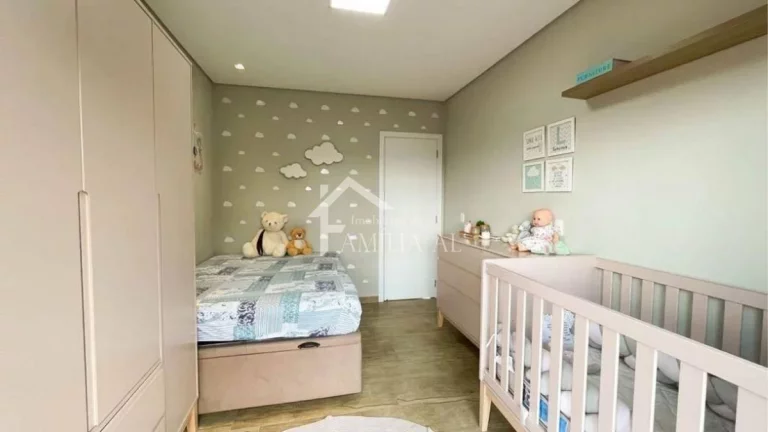 Imagem CASA (SOBRADO) COM 250 M² NO BAIRRO ESPINHEIROS