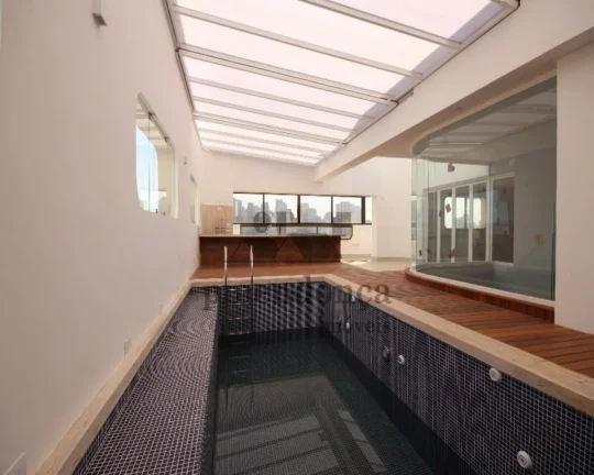 Imagem Cobertura Duplex, reformada em fino acabamento, ar condicionado nas suítes e armários embutidos. 1...