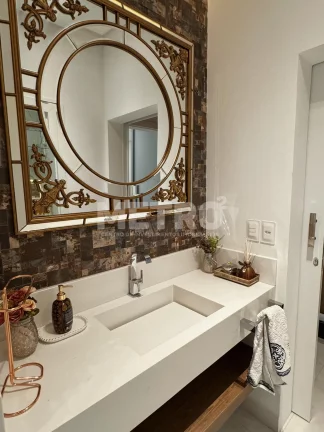 Imagem Casa com 4 quartos, sendo todos suítes, 01 com closet, piscina no Alphaville