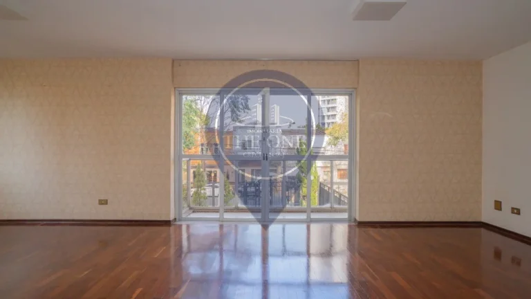 Imagem Apartamento de luxo na Vila Mariana: 4 quartos, 1 suíte, 2 salas e 2 vagas de garagem - São Paulo-SP.