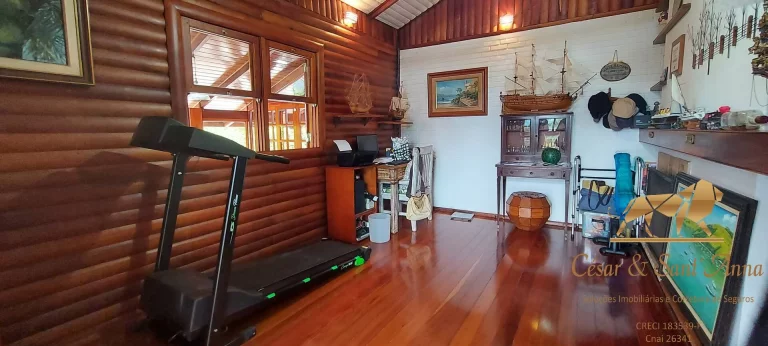 Imagem Linda casa com vista permanente no Alto do Capivari com 380m².