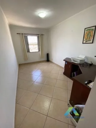 Imagem SANTO ANDRÉ Casa 200M², 3 dormitórios, varanda gourmet, 4 vagas de garagem, ótima localização e valor !!!