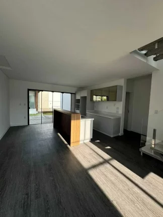 Imagem Casa em condomínio com 4 dormitórios e 4 vagas de garagem em Camboriú
