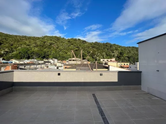 Imagem Casa tipo sobreposta alta duplex NOVA, 2 dormitórios, sacada, baixo custo.