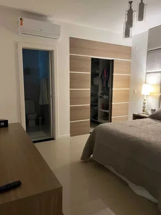 Imagem Casa mobiliada com 2 suítes e 2 vagas de garagem na Barra em Balneário Camboriú