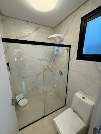 Imagem Imponente Casa de Luxo em Condomínio nos Ingleses, Florianópolis-SC: 5 quartos, 3 suítes, 3 salas, 5 banheiros, 424m² de área.