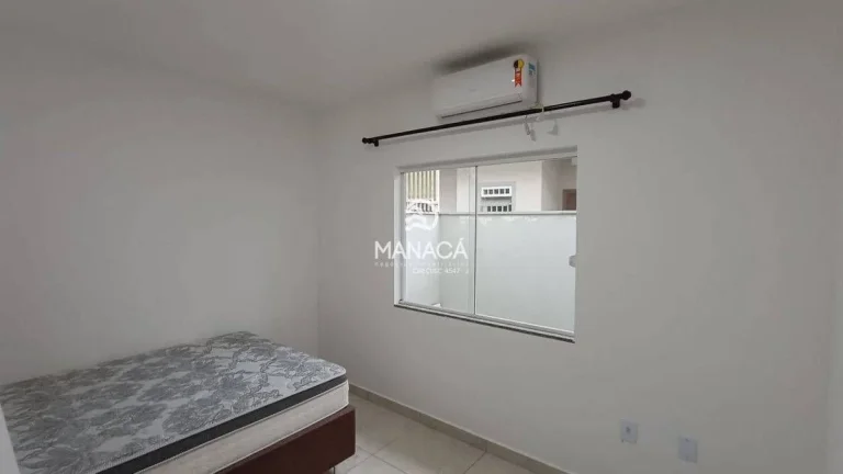 Imagem Casa mobiliada em rua pavimentada no bairro Vila Nova em Barra Velha - SC