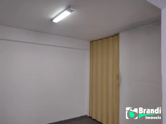 Imagem Ótimo imóvel com uma térrea de 02 dormitórios, sala, cozinha, 02 banheiros e quintal, + um sobrado.,