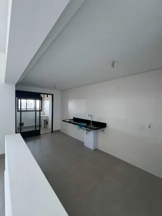 Imagem Hype-Apartamento de luxo à venda em Ribeirão Preto, Jardim Botânico, com 3 quartos, 156m2, sala com pé direito duplo, andar alto frente.