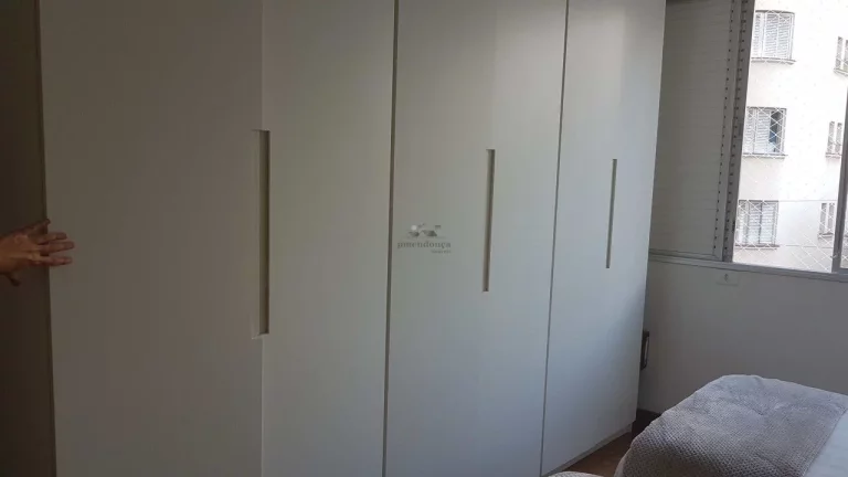 Imagem Apartamento amplo e bem dividido, ensolarado, com living para 02 ambientes, 03 dormitórios sendo 01...