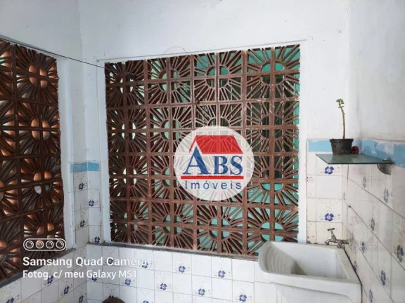 Imagem casa com duas lojas e uma edícula