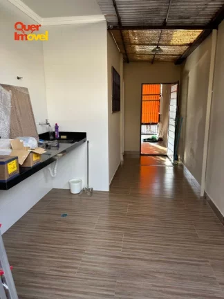 Imagem Casa ampla e bem localizada em Ribeirão Preto-SP, Vila Tibério: 3 quartos, 1 suíte, 1 sala, 2 banheiros, 1 vaga, 112m².