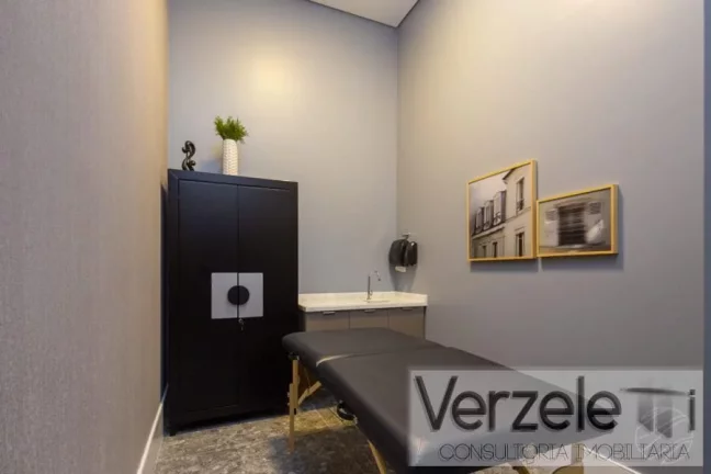 Imagem Apartamento 4 ou + dormitórios para Venda em Balneário Camboriú / SC no bairro Centro