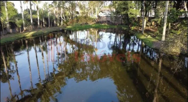 Imagem Uma propriedade charmosa e completa, cercada pela natureza.