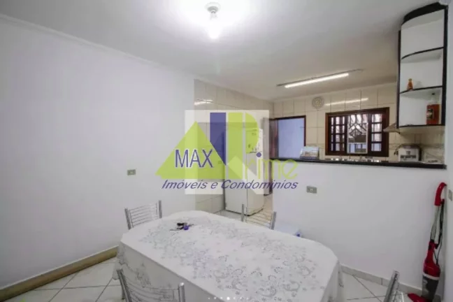 Imagem Oportunidade única: Casa espetacular para alugar no coração da cidade! 3 quartos amplos, churrasqueira, 5 vagas de garagem
