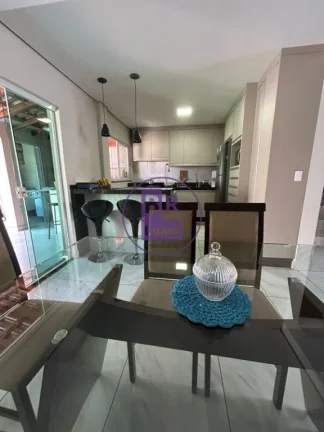 Imagem Linda casa em condomínio fechado no Banderiantes com 120m²