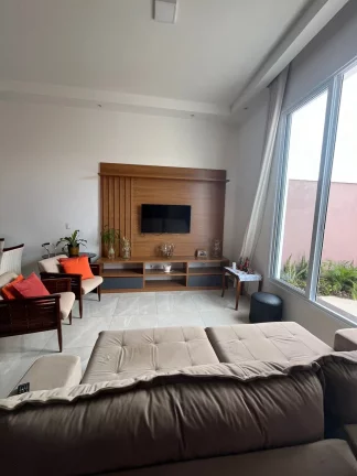 Imagem Residência Excepcional no Centro de Quadra, SP - Viva em Luxo e Conforto Absolutos!