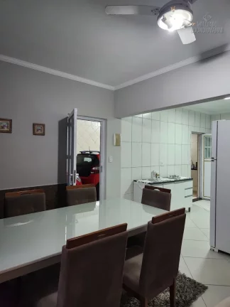 Imagem Casa de esquina incrível à venda no Balneário Maracanã – Praia Grande