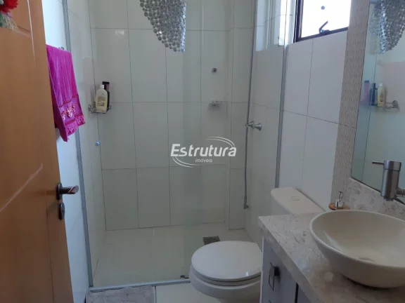 Imagem Lindo apartamento em Camobi semimobiliado com três dormitórios