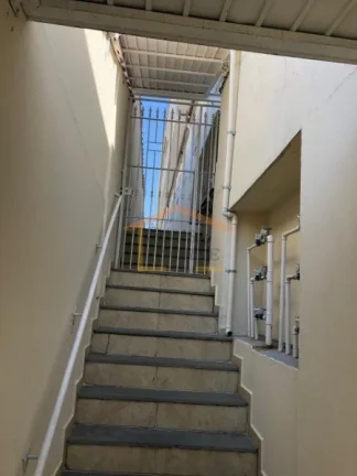 Imagem Casa Térrea, 35m², dispõe 1 dormitório, sala, cozinha com gabinete de pia, banheiro, sem vaga de...