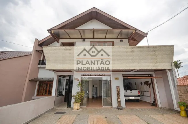 Foto do imóvel: Casa Triplex a Venda no bairro Pinheirinho - Curitiba, PR