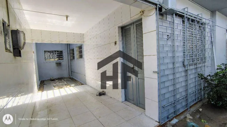 Imagem Casa de 284m² à venda, com 5 quartos (2 suítes), localizada no Cordeiro, Recife - Pernambuco.