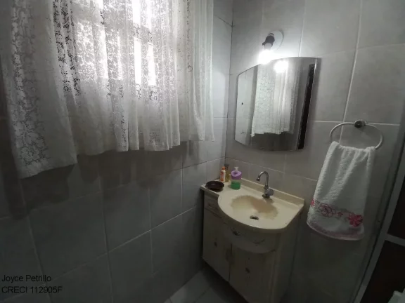 Imagem Casa com 4 Dormitórios e Piscina à Venda em Bairro Residencial de Peruíbe