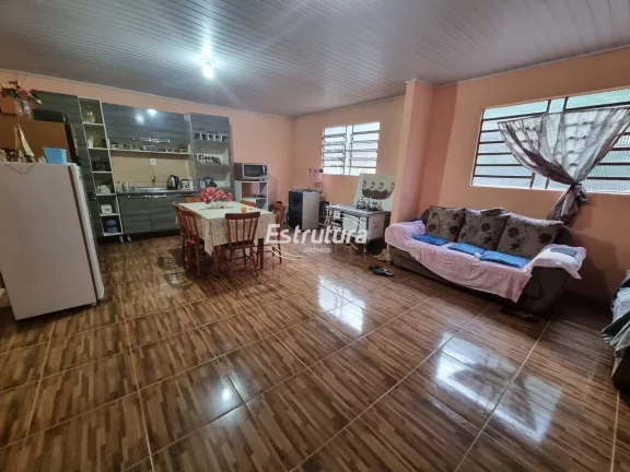 Imagem Chácara com 3 residências a poucos metros da cidade