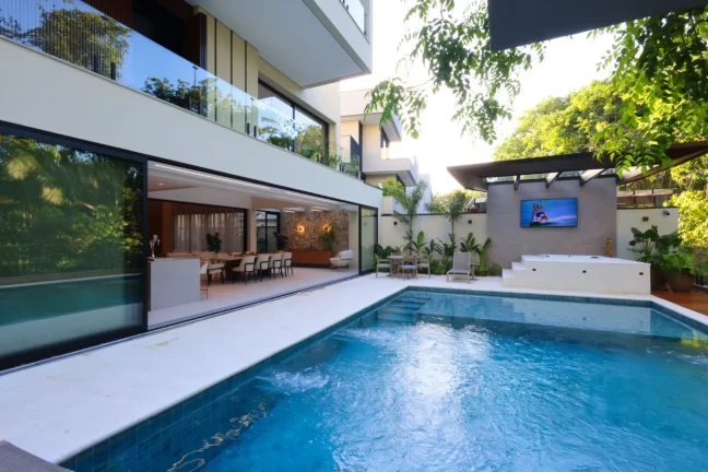 Imagem Casa à venda em Riviera de São Lourenço Módulo 16: 7 quartos, 7 suítes, 3 salas, 6 vagas de garagem, 738,00m² de área.