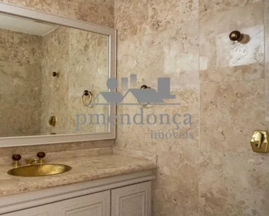 Imagem Apartamento reformado em Higienópolis com 3 suítes e 3 vagas, 236m²