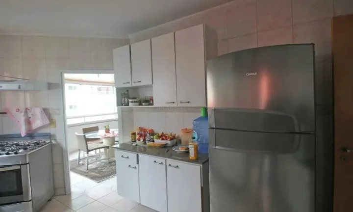 Imagem Apartamento quadra mar com 3 dormitórios sendo 1 suíte e 1 vaga de garagem em Balneário Camboriú/SC