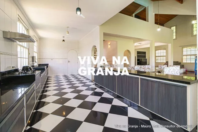 Imagem Casa com 5 quartos, sendo 4 suítes na Granja Viana - Carapicuíba/SP
