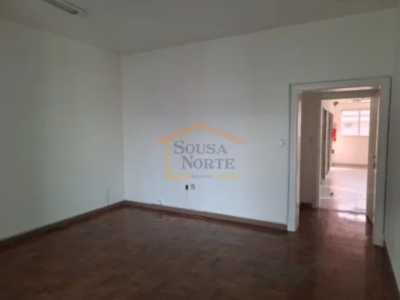 Imagem Conjunto comercial com 98 m², distribuído em ambientes amplos, bem iluminados e funcionais. Conta ...